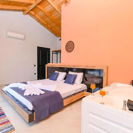 Sade 2 Modern Secluded