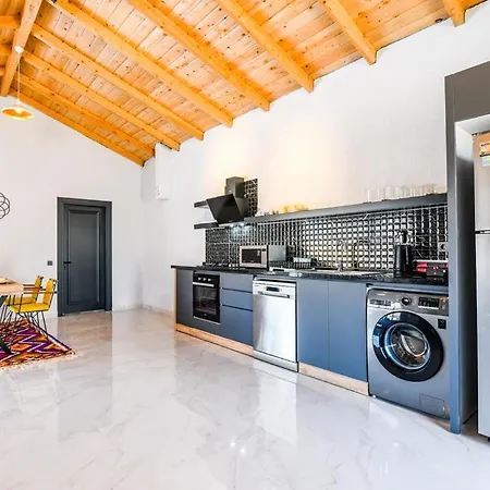Sade 2 Modern Secluded Villa Sarıbelen