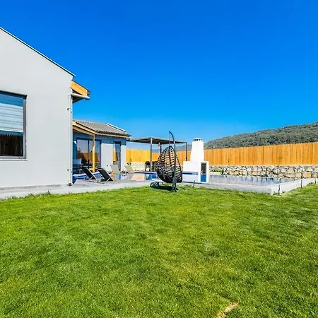 Sade 2 Modern Secluded Villa Sarıbelen