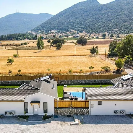 Sade 2 Modern Secluded Villa *